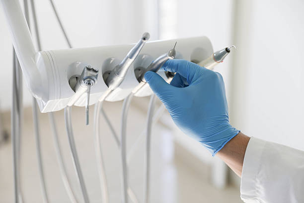 Professional Tooth Extraction technician working in Meeker, OK